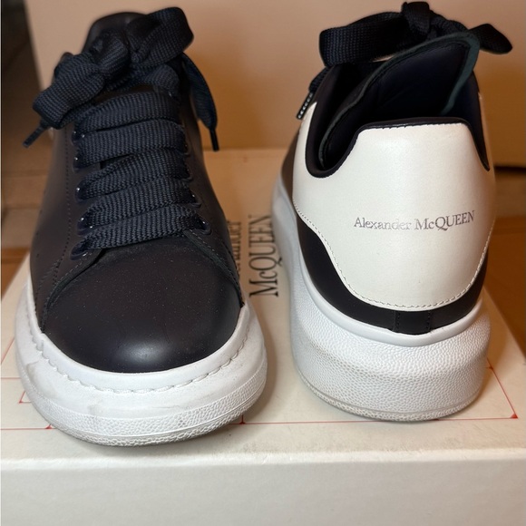 Alexander McQueen Navy and White Sneakers - Picture 3 of 9